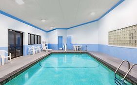 Days Inn & Suites By Wyndham Des Moines Airport